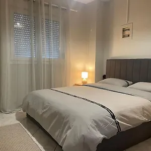 Letty's Cozy Flat Περαία